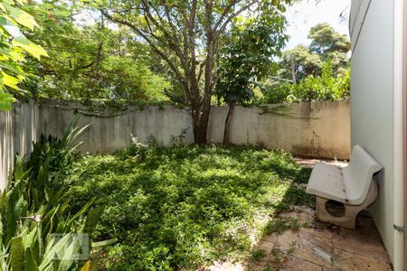 Casa à venda com 600m², 6 quartos e 6 vagasÁrea Externa