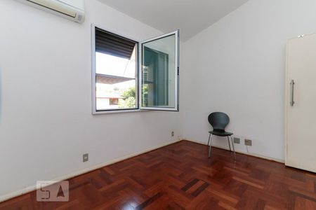 Casa à venda com 600m², 6 quartos e 6 vagasQuarto 3