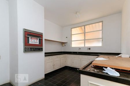 Casa à venda com 600m², 6 quartos e 6 vagasCozinha