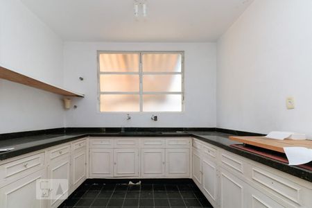 Casa à venda com 600m², 6 quartos e 6 vagasCozinha