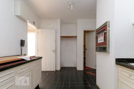 Casa à venda com 600m², 6 quartos e 6 vagasCozinha