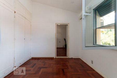 Casa à venda com 600m², 6 quartos e 6 vagasQuarto 3