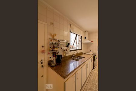 Apartamento à venda com 168m², 3 quartos e 2 vagas Apartamento à venda com 168m², 3 quartos e 2 vagasCozinha