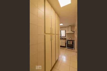Apartamento à venda com 168m², 3 quartos e 2 vagas Apartamento à venda com 168m², 3 quartos e 2 vagasCozinha