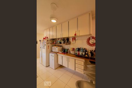 Apartamento à venda com 168m², 3 quartos e 2 vagas Apartamento à venda com 168m², 3 quartos e 2 vagasCozinha