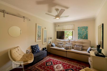 Apartamento à venda com 168m², 3 quartos e 2 vagas Apartamento à venda com 168m², 3 quartos e 2 vagasSala de TV