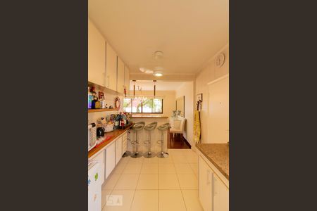 Apartamento à venda com 168m², 3 quartos e 2 vagas Apartamento à venda com 168m², 3 quartos e 2 vagasCozinha