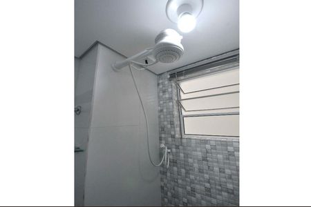 Chuveiro  de kitnet/studio para alugar com 1 quarto, 15m² em Butantã, São Paulo