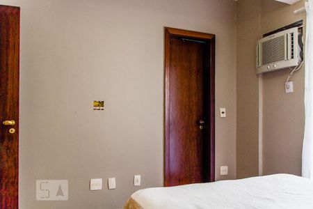 Apartamento à venda com 180m², 4 quartos e 3 vagasSuíte 2