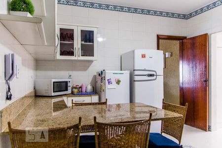 Apartamento à venda com 180m², 4 quartos e 3 vagasCozinha