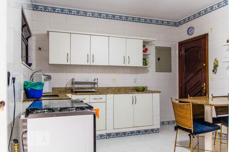Apartamento à venda com 180m², 4 quartos e 3 vagasCozinha