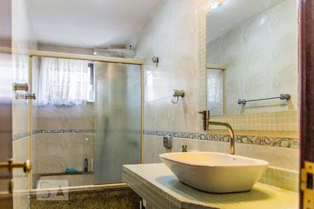 Apartamento à venda com 180m², 4 quartos e 3 vagasBanheiro da Suíte 1