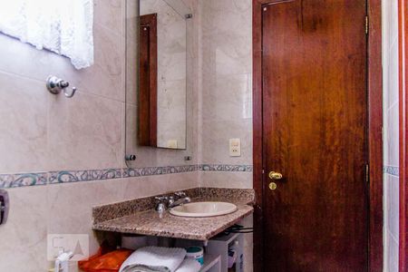 Apartamento à venda com 180m², 4 quartos e 3 vagasBanheiro da Suíte 2