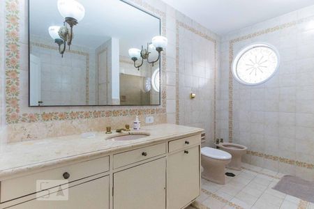 Casa à venda com 600m², 7 quartos e 6 vagasBanheiro Suíte 1