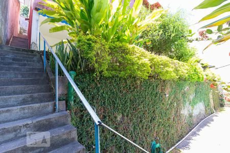 Casa à venda com 600m², 7 quartos e 6 vagasEscada