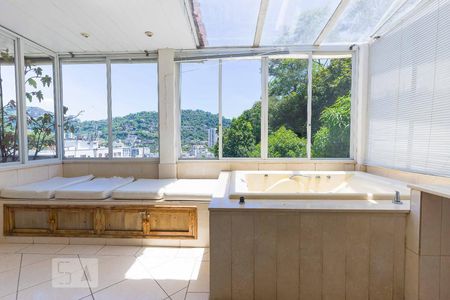 Casa à venda com 600m², 7 quartos e 6 vagasBanheiro Suíte 1