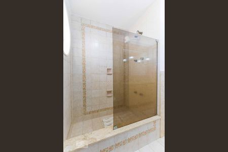 Casa à venda com 600m², 7 quartos e 6 vagasBanheiro Suíte 1 - Box de vidro