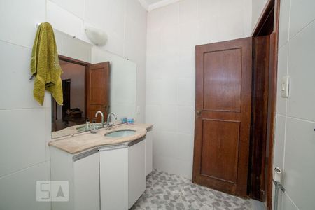 Casa à venda com 320m², 4 quartos e 4 vagas Casa à venda com 320m², 4 quartos e 4 vagasBanheiro
