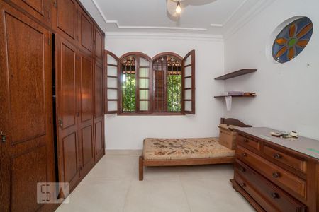 Casa à venda com 320m², 4 quartos e 4 vagas Casa à venda com 320m², 4 quartos e 4 vagasQuarto 2