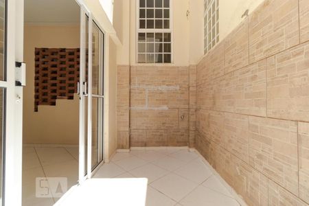 Casa à venda com 210m², 6 quartos e 4 vagas Casa à venda com 210m², 6 quartos e 4 vagasÁrea de Luz