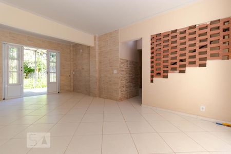 Casa à venda com 210m², 6 quartos e 4 vagas Casa à venda com 210m², 6 quartos e 4 vagasSala de Jantar