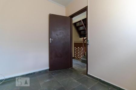 Casa à venda com 210m², 6 quartos e 4 vagas Casa à venda com 210m², 6 quartos e 4 vagasQuarto 01