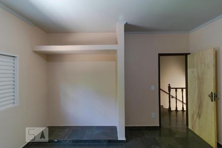 Casa à venda com 210m², 6 quartos e 4 vagas Casa à venda com 210m², 6 quartos e 4 vagasQuarto 03