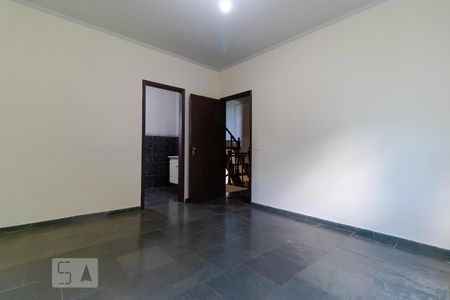 Casa à venda com 210m², 6 quartos e 4 vagas Casa à venda com 210m², 6 quartos e 4 vagasSuíte