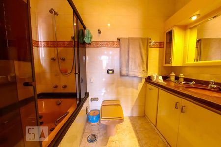 Casa à venda com 400m², 5 quartos e 4 vagasBanheiro da Suite 4