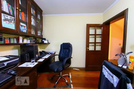 Casa à venda com 400m², 5 quartos e 4 vagasEscritorio