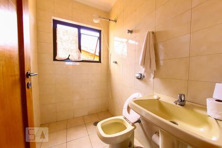 Casa à venda com 400m², 5 quartos e 4 vagasBanheiro da area de Servi'ço