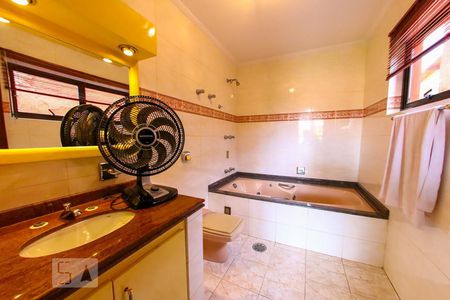 Casa à venda com 400m², 5 quartos e 4 vagasBanheiro da Suite 3