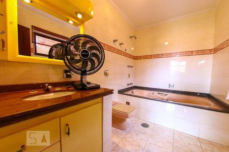 Casa à venda com 400m², 5 quartos e 4 vagasBanheiro da Suite 3