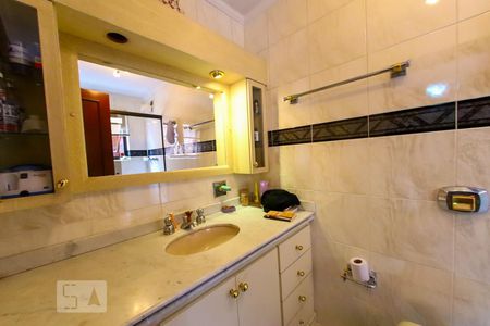 Casa à venda com 400m², 5 quartos e 4 vagasBanheiro da Suite 2