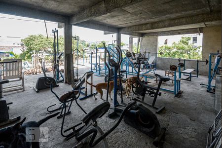 Casa à venda com 600m², 4 quartos e 2 vagas Casa à venda com 600m², 4 quartos e 2 vagasÁrea comum - Academia