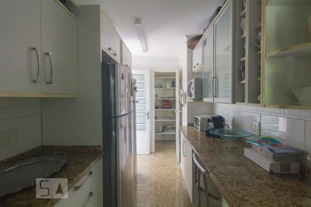 Casa para alugar com 200m², 3 quartos e 2 vagas Casa para alugar com 200m², 3 quartos e 2 vagasCozinha