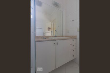 Casa para alugar com 200m², 3 quartos e 2 vagas Casa para alugar com 200m², 3 quartos e 2 vagasBanheiro - Quarto 2