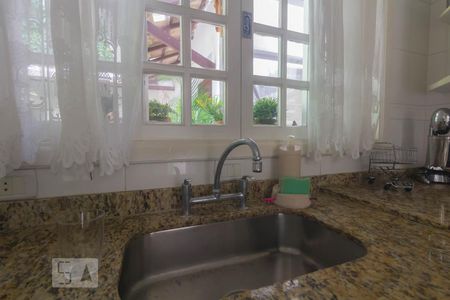 Casa para alugar com 200m², 3 quartos e 2 vagas Casa para alugar com 200m², 3 quartos e 2 vagasCozinha