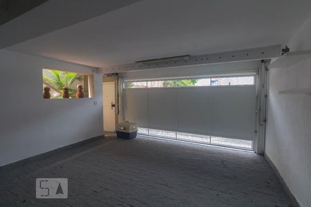 Casa para alugar com 200m², 3 quartos e 2 vagas Casa para alugar com 200m², 3 quartos e 2 vagasGaragem