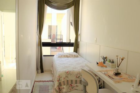 Casa à venda com 212m², 4 quartos e 4 vagasQuarto 4