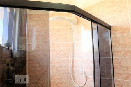 Casa à venda com 212m², 4 quartos e 4 vagasBanheiro 2