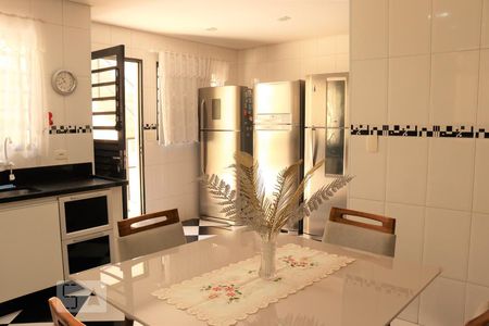 Casa à venda com 212m², 4 quartos e 4 vagasCozinha