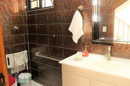 Casa à venda com 212m², 4 quartos e 4 vagasLavabo