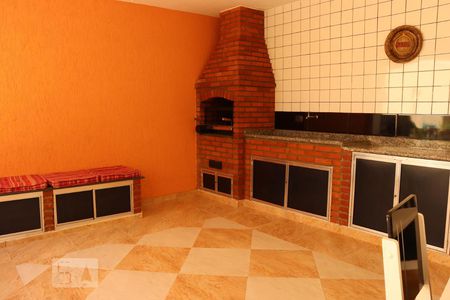 Casa à venda com 212m², 4 quartos e 4 vagasÁrea Externa