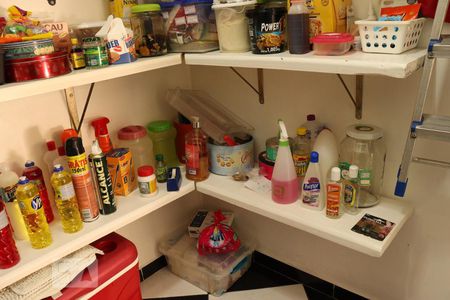 Casa à venda com 212m², 4 quartos e 4 vagasDespensa