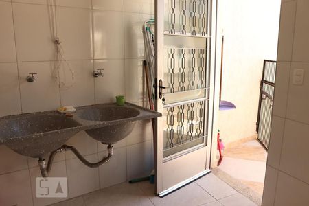 Casa à venda com 212m², 4 quartos e 4 vagasÁrea de Serviço