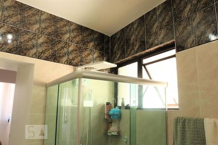 Casa à venda com 212m², 4 quartos e 4 vagasBanheiro 1