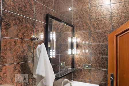 Casa à venda com 212m², 4 quartos e 4 vagasLavabo