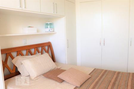 Casa à venda com 212m², 4 quartos e 4 vagasQuarto 2