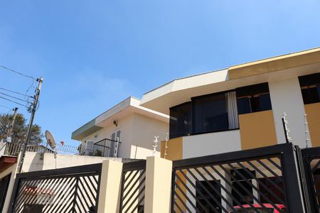 Casa à venda com 212m², 4 quartos e 4 vagasFachada